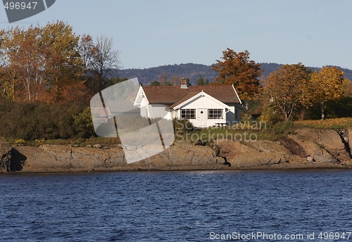 Image of White cottage