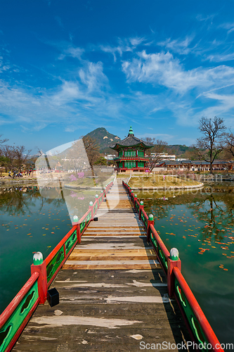 Image of Hyangwonjeong Pavilion, Gyeongbokgung Palace, Seoul, South Korea