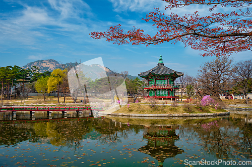 Image of Hyangwonjeong Pavilion, Gyeongbokgung Palace, Seoul, South Korea