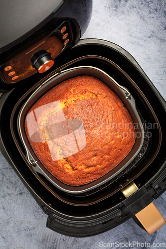 Image of Cooking and baking in airfryer - homemade pumpkin apple cake