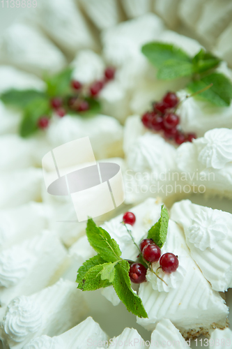 Image of French vanilla meringue cookies.