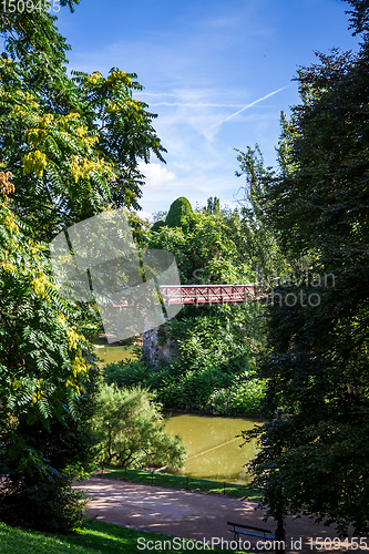 Image of Pond in Buttes-Chaumont Park, Paris