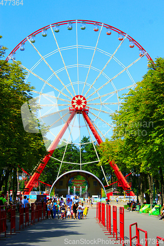 Image of ferris wheel in Gorky park in Kharkiv