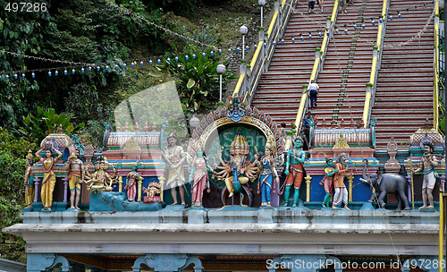 Image of Statues above entrance of batu caves
