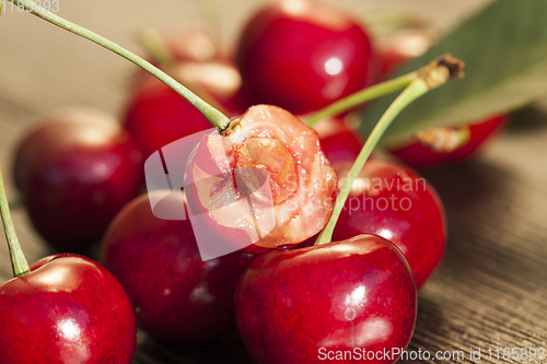 Image of red ripe cherries