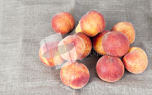 Image of ripe orange peaches