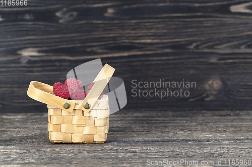 Image of berries of red raspberries