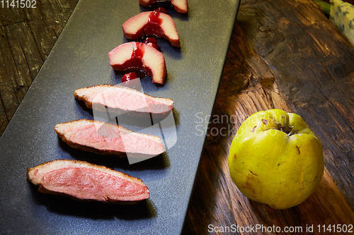 Image of peking duck as served in a restaurant