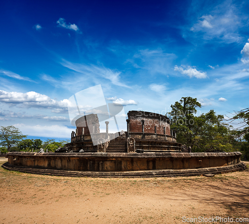 Image of Ancient Vatadage (Buddhist stupa)