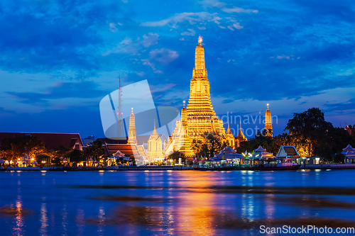 Image of Wat Arun temple in Bangkok, Thailand in the night