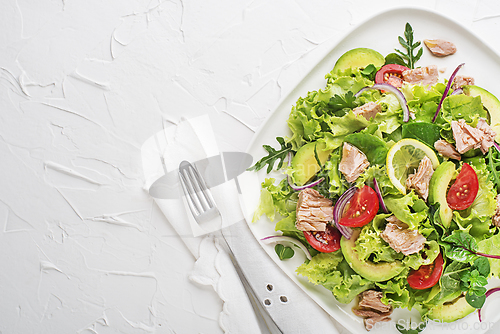 Image of Tuna salad avocado