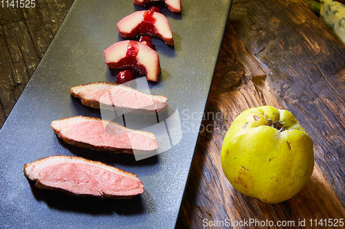 Image of peking duck as served in a restaurant