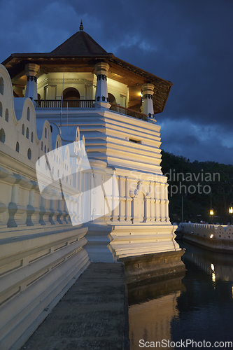 Image of Temple of the Tooth. Evening. Sri Lanka