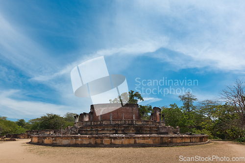 Image of Ancient Vatadage (Buddhist stupa)