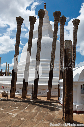 Image of Ancient Thuparama Dagoba (stupa)