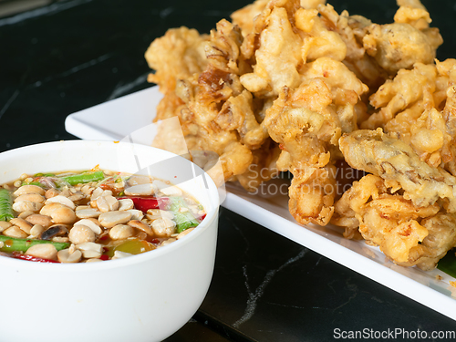 Image of Japanese-Thai food, tempura and som tam.