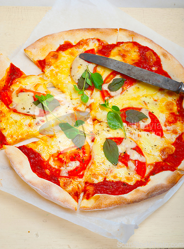 Image of Italian pizza Margherita