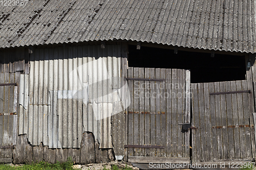 Image of old rickety gates