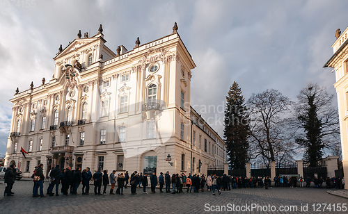 Image of Tourists crowds queue in front of the Prague Castle