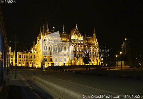 Image of night scenery in Budapest