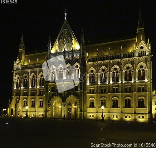 Image of night scenery in Budapest