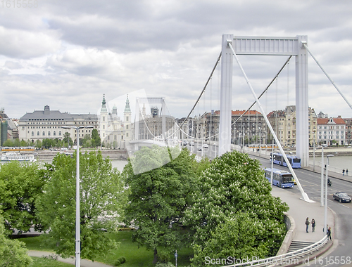 Image of Elisabeth Bridge in Budapest