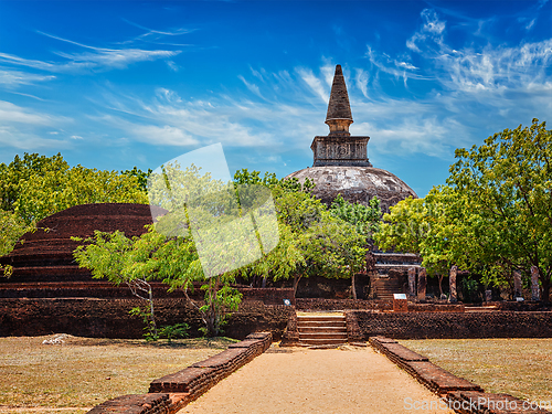 Image of Sri Lankan tourist landmark Kiri Vihara dagoba