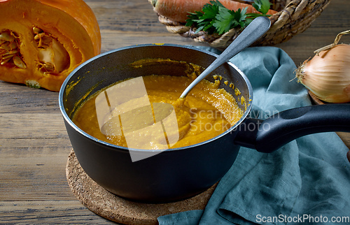 Image of pumpkin and carrot puree