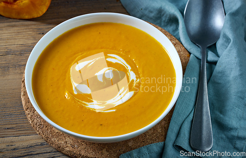 Image of bowl of pumpkin soup