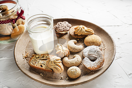 Image of Cookies and milk