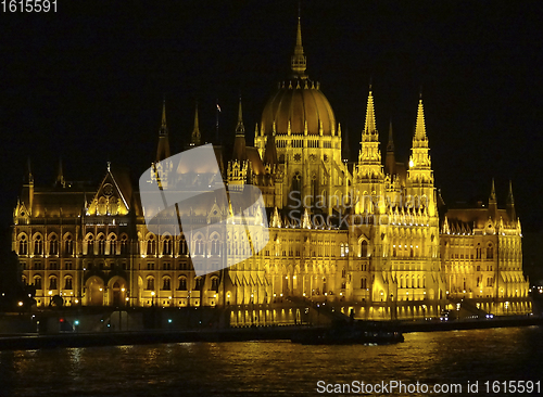 Image of night scenery in Budapest