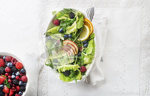 Image of Green salad fruit