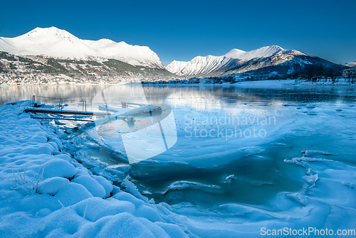 Image of sea in the winter