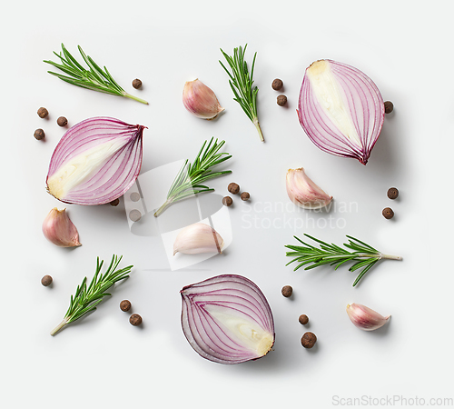 Image of red onion and spices