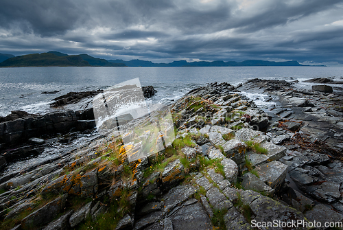 Image of rocks by the ocean