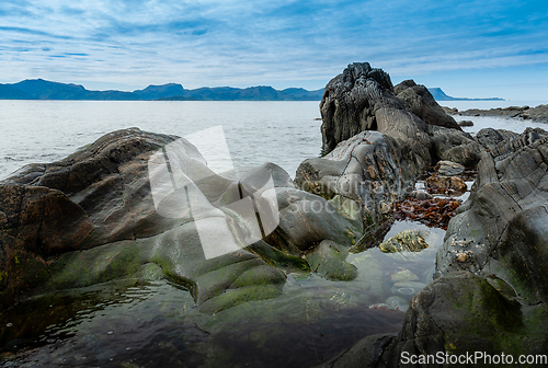 Image of rocks in the sea