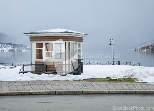 Image of old house in the snow