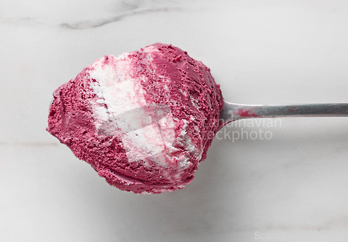 Image of ice cream in a spoon