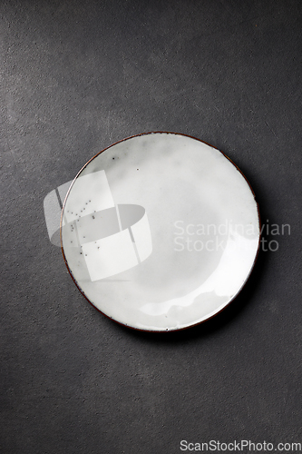 Image of empty white plate