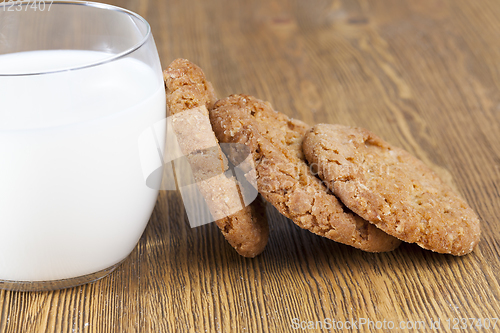 Image of fresh milk and crispy