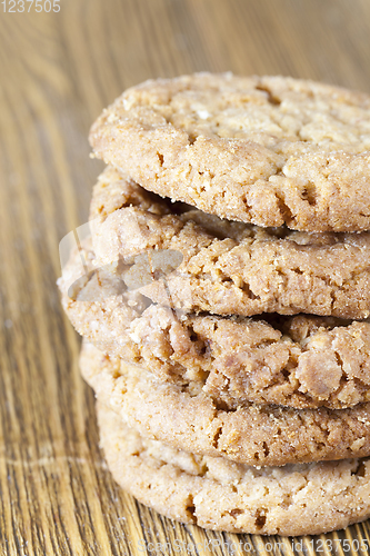 Image of heap of round whole wheat cookies