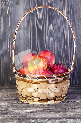 Image of basket of ripe peaches