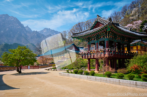 Image of Sinheungsa temple in Seoraksan National Park, Seoraksan, South Korea