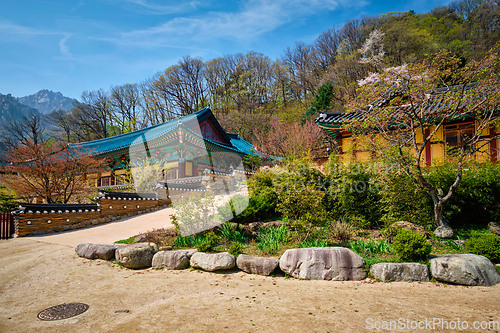 Image of Sinheungsa temple in Seoraksan National Park, Seoraksan, South Korea