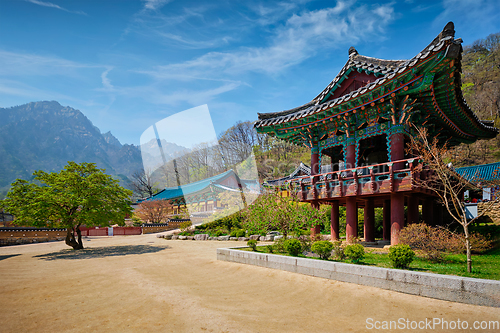 Image of Sinheungsa temple in Seoraksan National Park, Seoraksan, South Korea