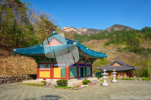 Image of Sinheungsa temple in Seoraksan National Park, Soraksan, South Korea
