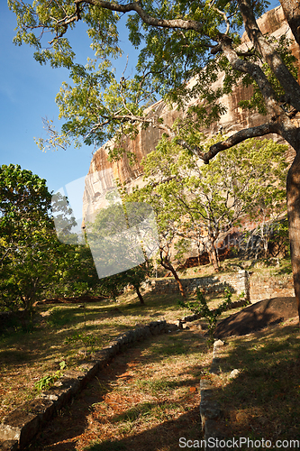 Image of Pathway to Sigiriya rock