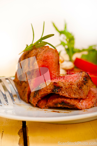 Image of beef filet mignon grilled with vegetables