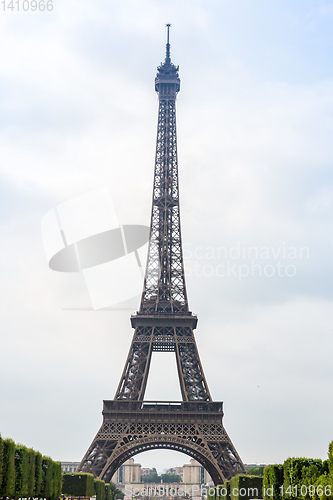 Image of Eiffel tower in Paris