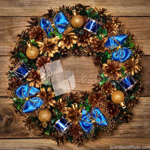 Image of Christmas wreath top view